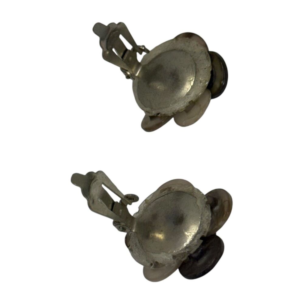 Vintage Mother of Pearl Flower Clip-On Earrings Gray Black Women's Retro Jewelry - Picture 5 of 6